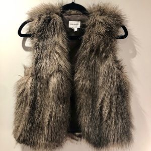 Club Monaco Jackets & Coats - CLUB MONACO faux fur 'Matilda' vest NWT Club Monaco Jackets & Coats - CLUB MONACO faux fur 'Matilda' vest NWT